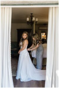 bride getting ready at br cohn