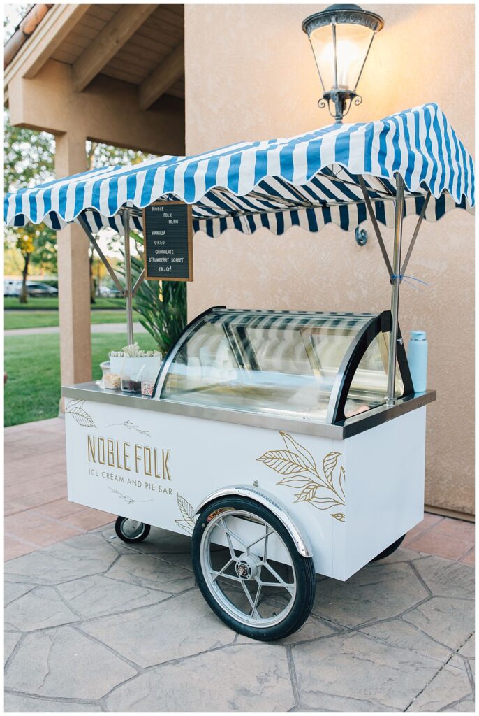 ice cream cart at vintners resort wedding 