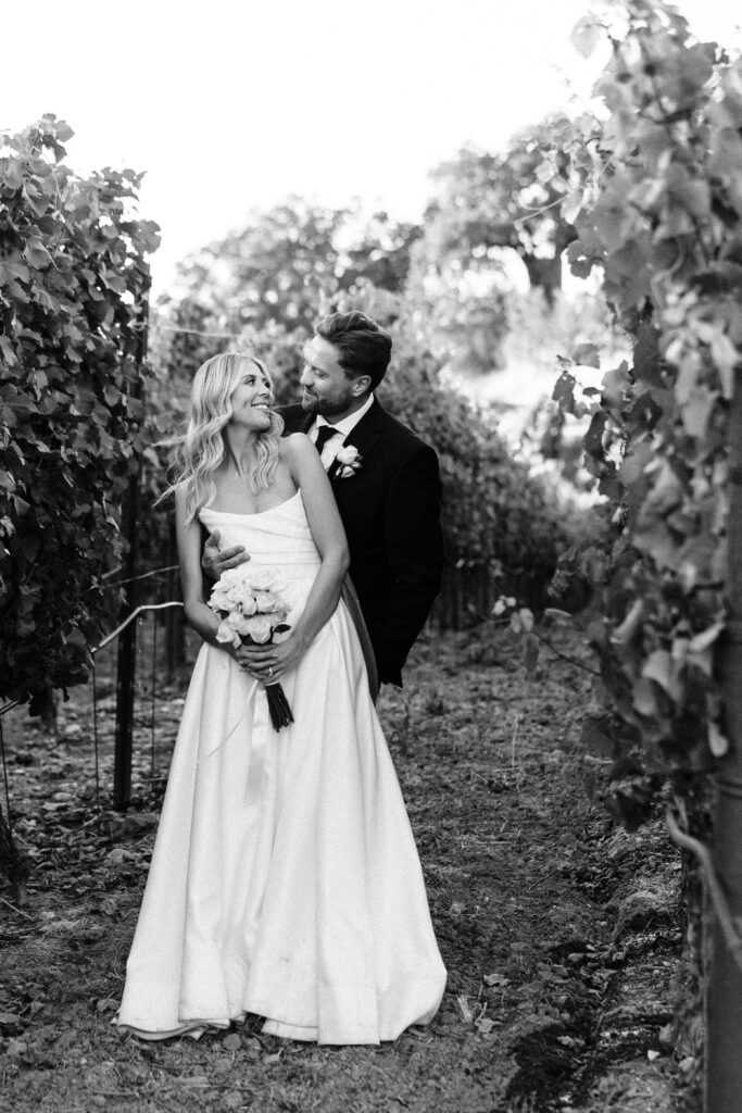 Couples portraits at Healdsburg winery 