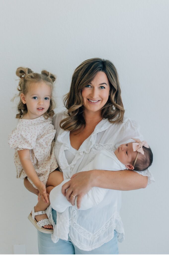 mom and kids newborn photography