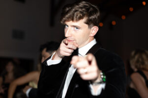 groom dancing at viansa
