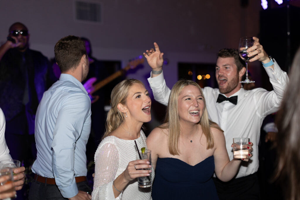 open dance floor viansa 